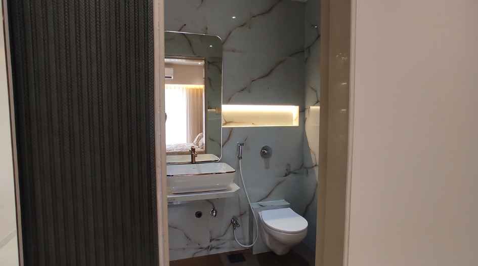 Raunak-Supreme-Gallery-M.Washroom